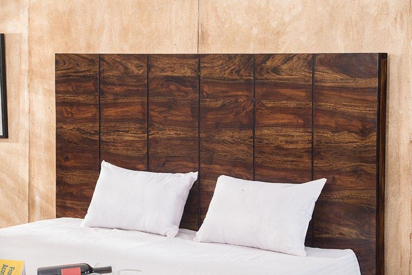 Oaklyn Heritage Solid Wood Bed – Strength Rooted in Tradition